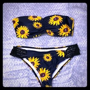 Strapless sunflower bikini